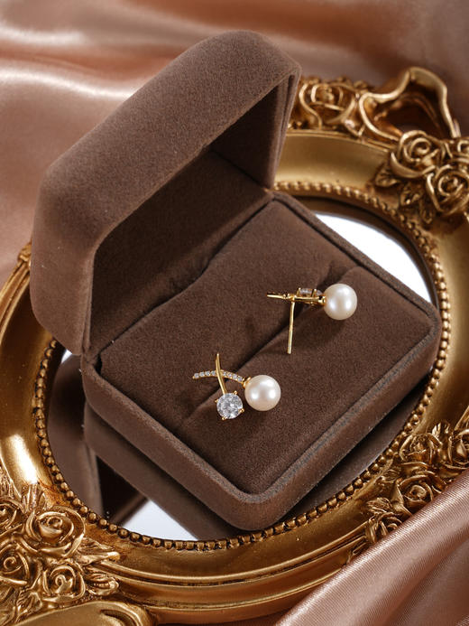 子佩集【甜樱之约】银S925珍珠惜王妃耳钉【SGE0380001】7mm珠镀金樱桃交叉2601 商品图4