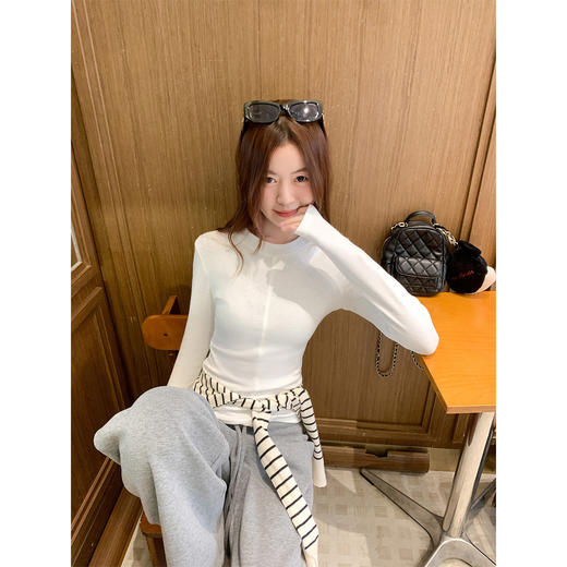 <曾小咸推荐>现货秒杀 ！微信超特价！韩系简约打底t恤 日常109.99 立减50 秒杀59.99！！ 休闲裤 秒杀79.99！！ 商品图1