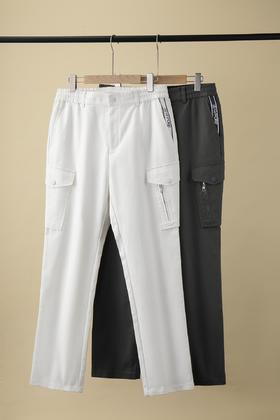 秋冬🍂男士松紧口袋款长裤来啦！100%原厂订单❗️现在的社交媒体背后算法会极限放大某一类审美的偏好，导致大家的审美趋同网上什么火，一窝蜂的全都去做。