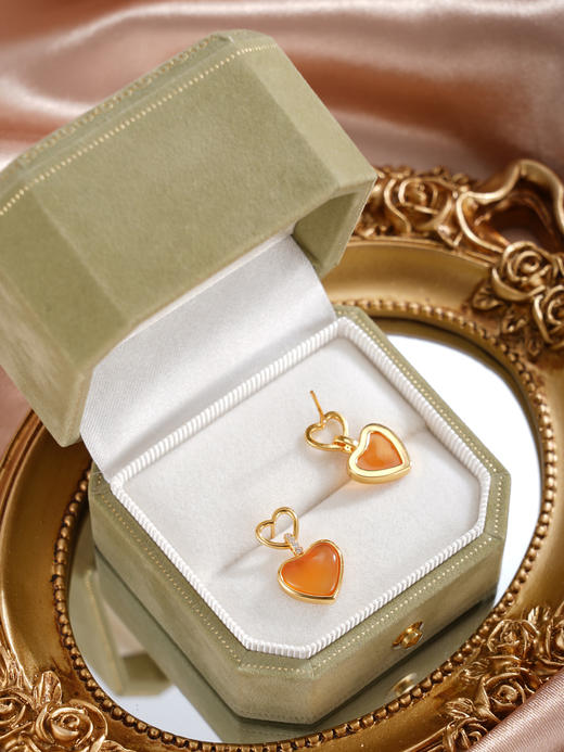 子佩集【灵珀牵缘】银S925玛瑙耳钉【SGE0595002】11.8mm爱心镀金2601 商品图3