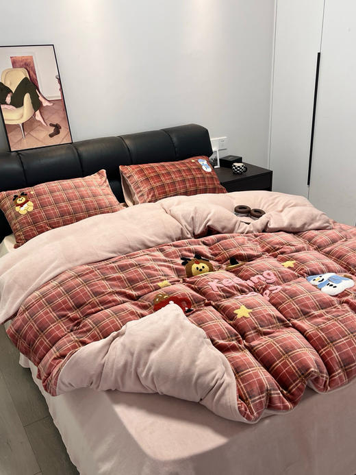 【清仓150元/套】【一套约7斤重】萌趣毛巾绣220g牛奶绒四件套【不支持退换货】 商品图0