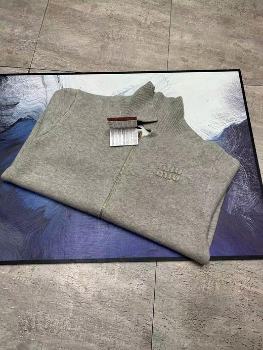 F010706新款2025暖色LOGO贴布绣羊毛翻领拉链长袖开衫外套 商品图9