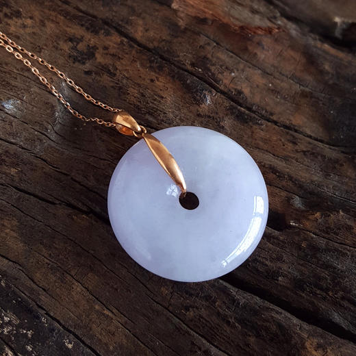 【天然正品】A货翡翠AU750玫瑰金镶天然细腻糯种紫罗兰平安扣翡翠吊坠项链29.6*23.5*6.5MM(皆取最大值)链长：45CM（长度可调节） 020425AH45 商品图3