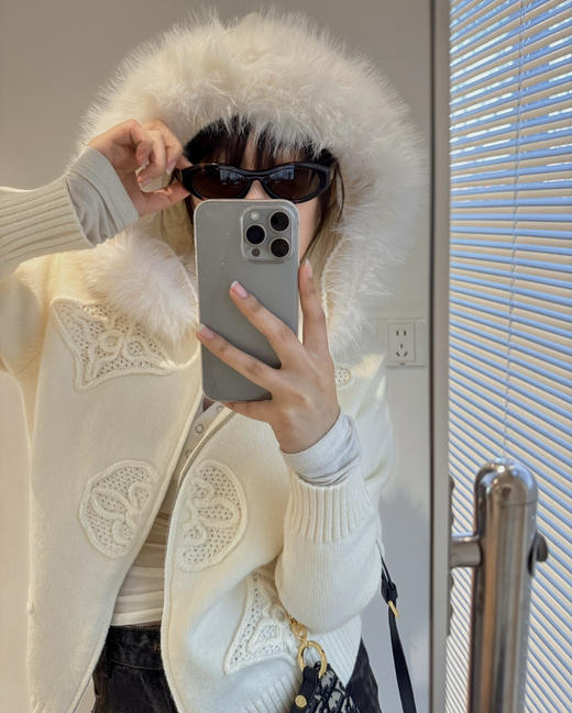 财阀千金风羊毛老花浮雕毛领针织外套 商品图4