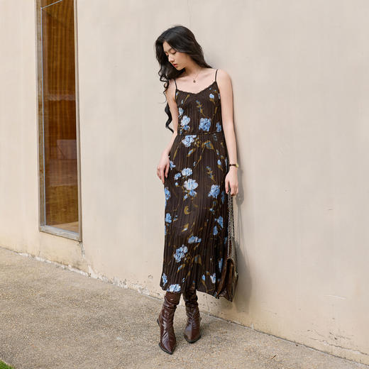 三彩2026春季新款V领吊带裙无袖连衣裙A字裙印花压褶长裙气质S 商品图2