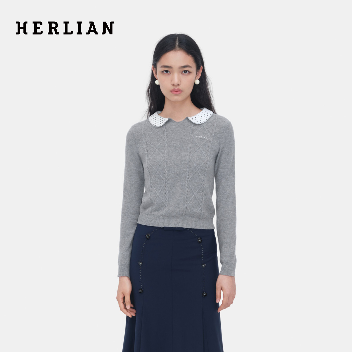 HERLIAN 2026年春季新品波点娃娃领撞色套头针织衫女上衣