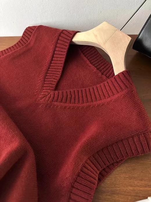 F010751马甲2025冬季新款时尚V领大口袋红色无袖羊毛马甲背心坎肩女 商品图12