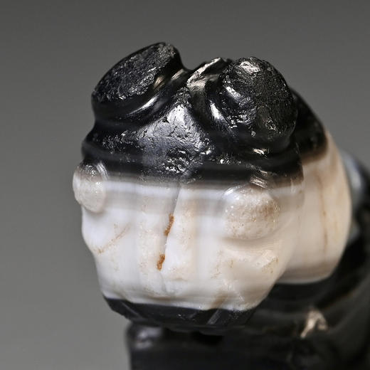 南亚高古缠丝玛瑙圆雕瑞兽 商品图4