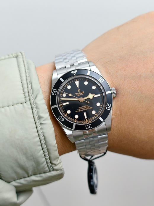 ZF出品—时光铸经典，腕间藏锋芒—帝舵碧湾54型M79000腕表【表壳】帝舵79000选用不锈钢打造表壳，经磨光与磨砂双工艺处理，有41和37毫米可选，直径复刻1950年代潜水表经典比例精品中的精品❕ 商品图8