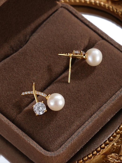 子佩集【甜樱之约】银S925珍珠惜王妃耳钉【SGE0380001】7mm珠镀金樱桃交叉2601 商品图5