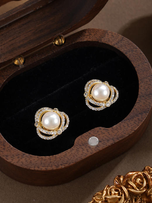 子佩集【玫瑰海雾】银S925珍珠惜王妃耳钉【XXED002】6.8mm珠镀金三环绕2601 商品图3