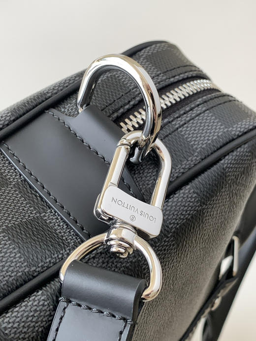 秋冬特惠💰1450 渠道级LV【全钢五金 MB163c01变码芯片】te级LV 全套包装 M46457黑格 男包公文包系列 商品图6