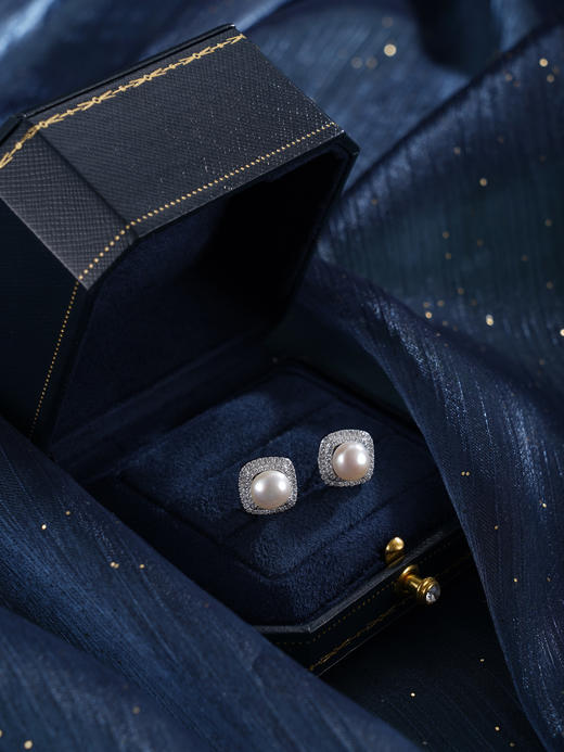 子佩集【芳华之梦】银S925珍珠惜王妃耳钉【SPE0570003】7.5mm珠方块2601 商品图6