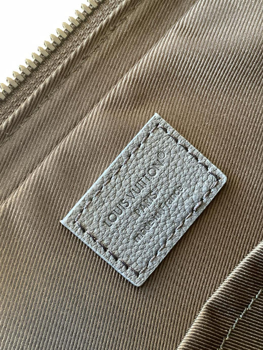 秋冬特惠💰1350 渠道级LV【全钢五金 MB163c01变码芯片】te级LV 全套包装 M27925深蓝色压花 本款 Trio Messenger 邮差包 商品图8