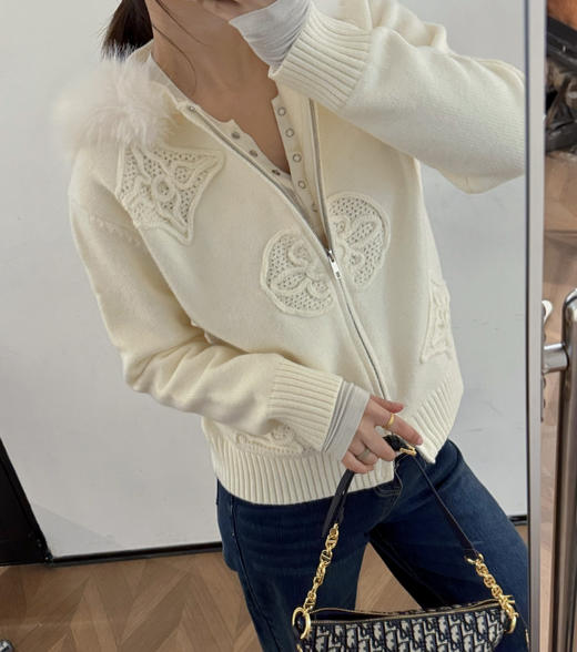 财阀千金风羊毛老花浮雕毛领针织外套 商品图2