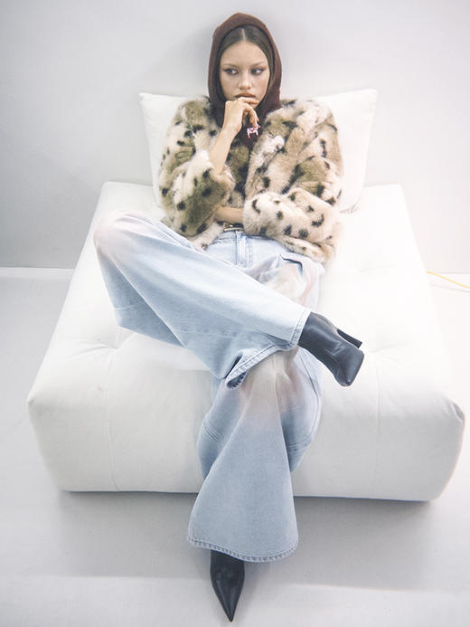 TR她热 童话木马 棕色针织小马刺绣复古保暖护耳围巾帽子 商品图4