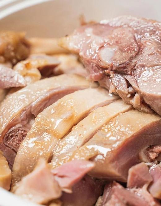 🔥爆卖万单的金陵盐水鸭新品--💥盐水鸭腿 新品上市59.9秒8只❗【金陵盐水鸭腿】 非遗美食，❤️古法老卤熬制，连骨头都入味 🔺肉质鲜嫩有嚼劲，肥而不腻香鲜味美 商品图2