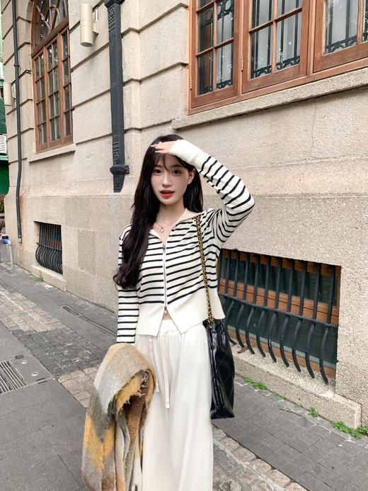 <曾小咸推荐>现货秒杀 ！微信超特价！2色大翻领拉链毛衣 日常159.99 立减70 秒杀89.99！！微喇叭西装裤 秒杀89.99！！ 商品图4