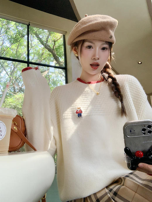 <曾小咸推荐>现货秒杀 ！微信超特价！小熊刺绣撞色边毛衣 日常179.99 立减90 秒杀89.99！！ 商品图12