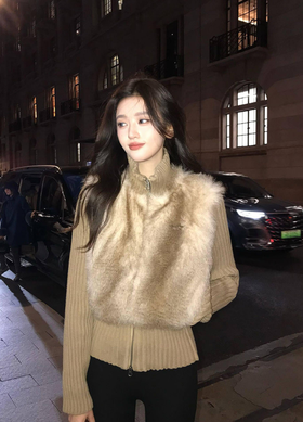 🔥花小钱办大事✊🏿质感拉满的【AUChris美拉德渐变毛毛拼接皮草棉服外套AUC010602】🌼来啦‼️一穿显贵❗️百元价格轻松穿出千元气场❗️自带显贵滤镜❗️