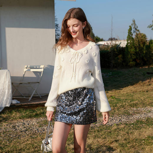 三彩2026春季新款立体花朵毛衣绒感V领毛衫宽松套头长袖M 商品图1