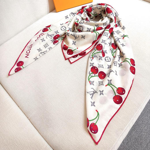 秋冬特惠💰450 LV围巾 LV X TM MONOGRAM
CERISE 丝毛方巾【双面丝毛同色】 商品图7
