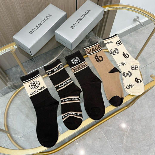 秋冬特惠💰130【一盒五双】巴黎世家袜子 好看到爆炸的高筒袜 男女款 商品图5