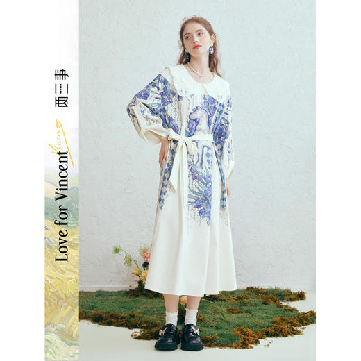 两三事梵高文艺 流萤素雪 2026春季新款蕾丝翻领印花绑带连衣裙 商品图0