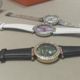 follifolliefollifollie经典时尚百搭款复古手表 表盘尺寸25mm