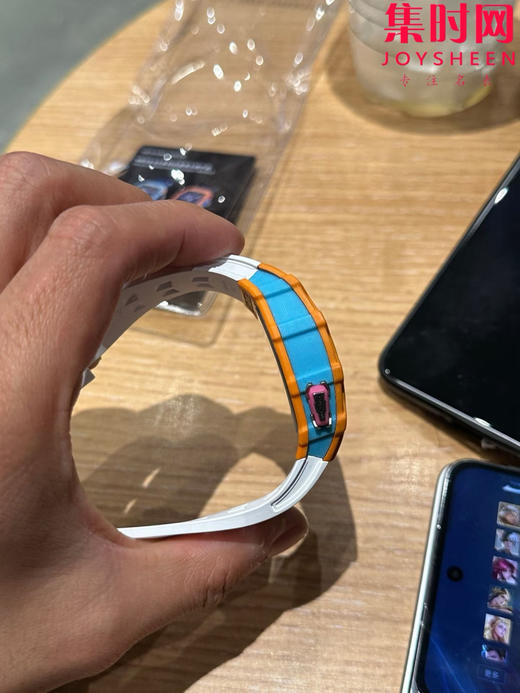 RM理查德米勒RM35-03系列 NTPT碳纤维壳 已发布5款产品 男士腕表 采用定制一体机 正面可看到摆轮摆动 纤薄壳套13.5mm 商品图3