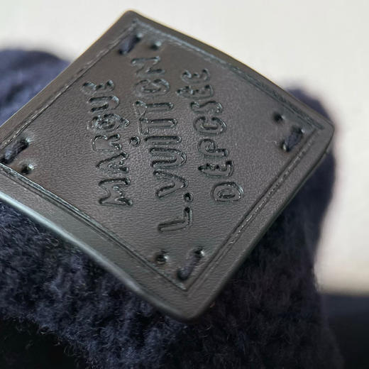 v的羊毛羊绒混纺的针织衫。 商品图13