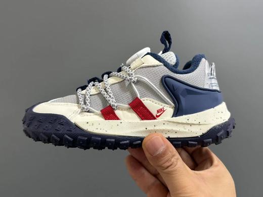 福利款~ 耐克Nike加绒款登山鞋儿童老爹鞋 内里保暖绒特别的细腻亲肤，上脚不会有扎脚的感觉和任何不适~ 旋钮科技设计，一提即开，一旋即紧，便携好穿脱！ 商品图3