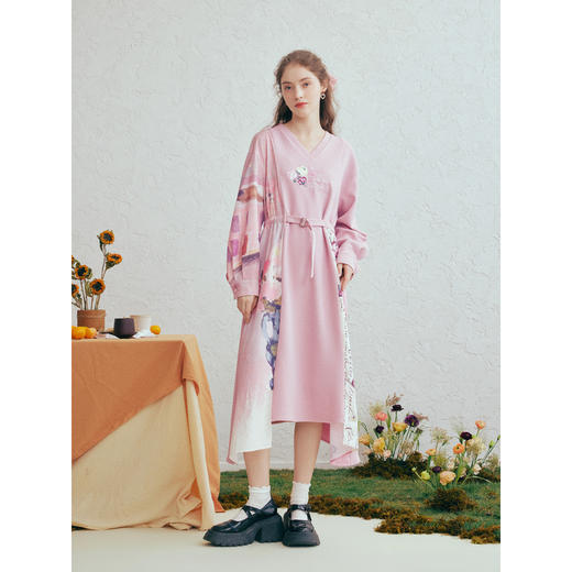 两三事梵高文艺杏雨梨花2026春新款温柔风印花拼接绣花系带连衣裙 商品图3