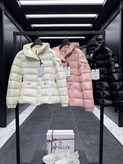 蒙口 小蛮腰Barante女士连帽短款羽绒夹克外套 商品图1