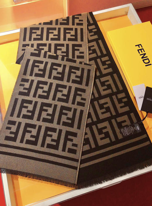 秋冬特惠💰240 芬迪围巾新色到！通用情侣款【FF】围巾 商品图4