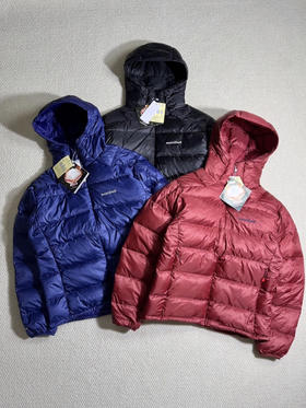 原单正品 mont·bell美山户外轻量化保暖鹅绒羽绒服800蓬羽绒外套，
颜色：黑色 蓝色 红色
尺码：M～XXL