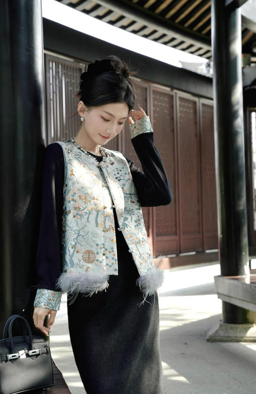 🔥过年聚会的 C 位款❗️独家首发❗️人间富贵新中式系列💥【AUChris新中式春和景明野芳庭如意国风套装】🌼重工奢造天花板❗️ ✅低饱和色调，显贵不张扬 商品图0