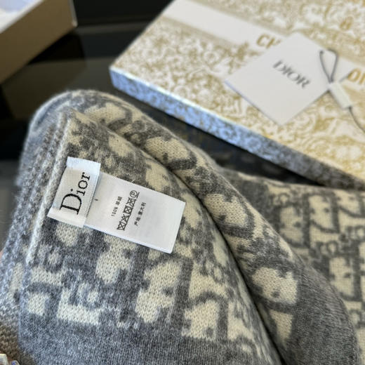 秋冬特惠💰260 大D家经典秋冬款围巾 针织双面提花风格 商品图6