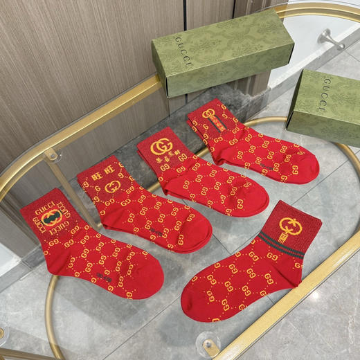 秋冬特惠💰130【一盒五双】古驰袜子 新年福利来了 · 红红火火过新年 新品当红炸街款中筒男女款袜子 商品图8