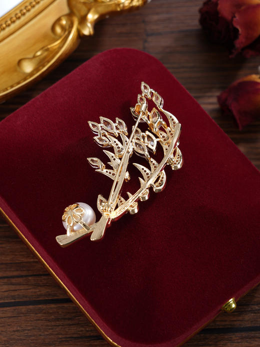 子佩集【嘉木摇瑞】珍珠惜王妃胸针【ZXXZ008】10.5mm珠镀金风树2601 商品图7