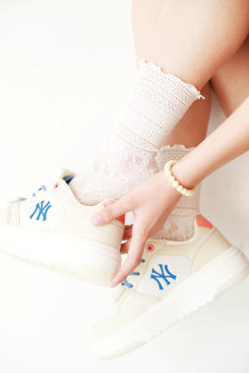 学院风老爹鞋，厚底增高设计。复古情侣魔术贴撞色学长鞋E010858