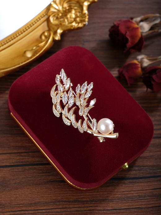 子佩集【嘉木摇瑞】珍珠惜王妃胸针【ZXXZ008】10.5mm珠镀金风树2601 商品图3