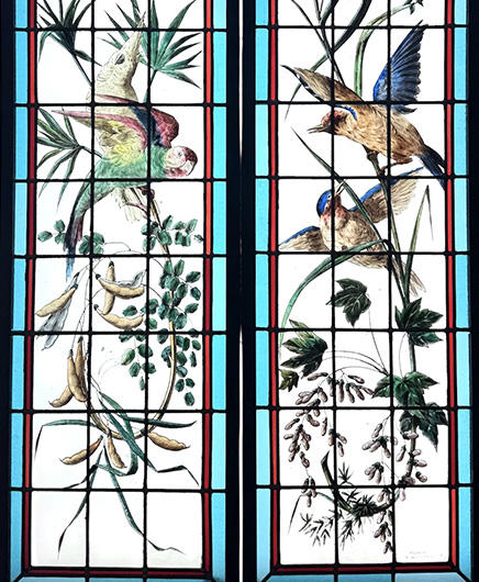 独角鹿西洋古董19世纪末法国新艺术风格时期著名画师Henri Curcier签名出品异域花鸟主题彩绘玻璃花窗一对 商品图3