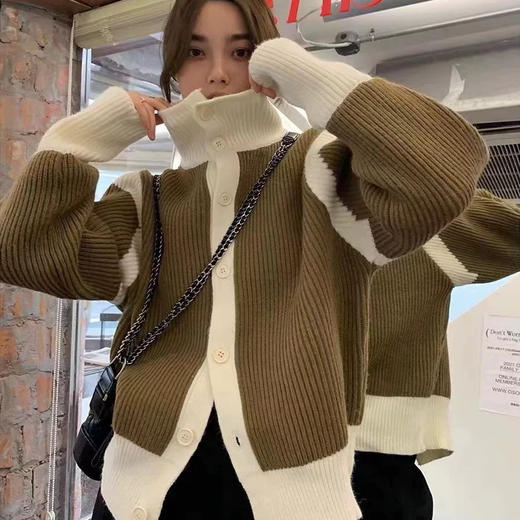 重磅福利🧧新款chic撞色简约设计感宽松型开衫针织毛衣外套，均码90-135可穿（模特图仅供上身参考，以实拍图准） 商品图0