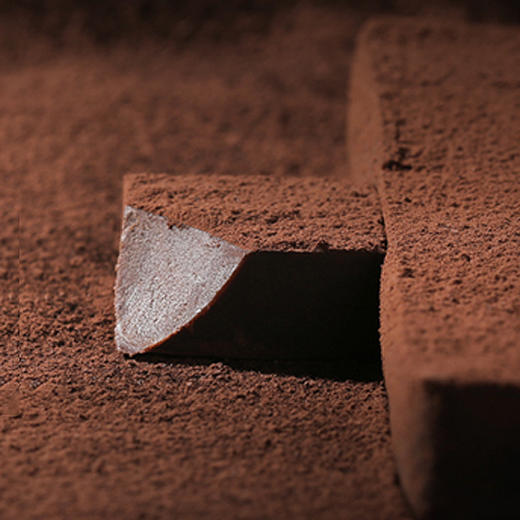 ⁴需冷藏【 现做现发的生巧方块】未添加蔗糖 可可脂含量65% 轻抿一口就能在舌尖融化 盒装142克25块/盒 袋装110克20块/袋 YC04-DSQ 商品图1