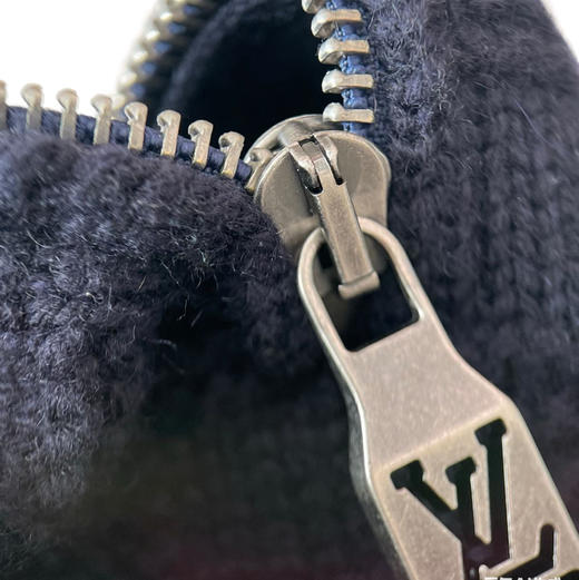 v的羊毛羊绒混纺的针织衫。 商品图11