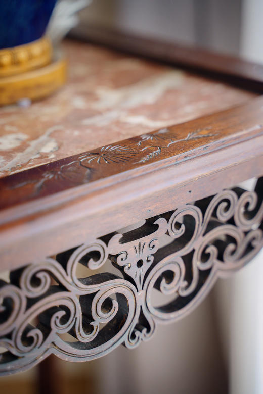 独角鹿西洋古董19世纪法国出品VIARDOT东方风格瑞兽造型铜鎏金精雕装饰吉祥回纹硬木镂雕嵌棋盘格大理石台面花几 商品图5