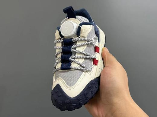 福利款~ 耐克Nike加绒款登山鞋儿童老爹鞋 内里保暖绒特别的细腻亲肤，上脚不会有扎脚的感觉和任何不适~ 旋钮科技设计，一提即开，一旋即紧，便携好穿脱！ 商品图2