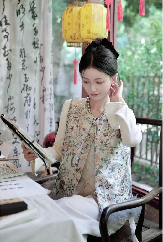 🔥过年聚会的 C 位款❗️独家首发❗️人间富贵新中式系列💥【AUChris新中式春和景明野芳庭如意国风套装】🌼重工奢造天花板❗️ ✅低饱和色调，显贵不张扬 商品图3