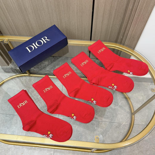 秋冬特惠💰140【一盒五双】迪家袜子 红红火火过年袜 专柜同款字母烫金中长款袜子！ 商品图1